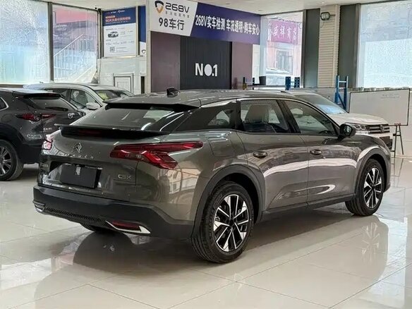 2026 Citroen C5 X, серый, 2400000 рублей - вид 2