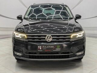 2019 Volkswagen Tiguan II, чёрный, 2765000 рублей, вид 2