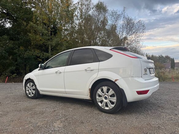 2010 Ford Focus II Рестайлинг, белый, 395000 рублей - вид 10