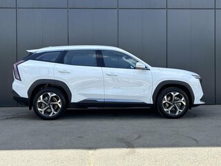 2024 Geely Atlas II, белый, 4017190 рублей, вид 3
