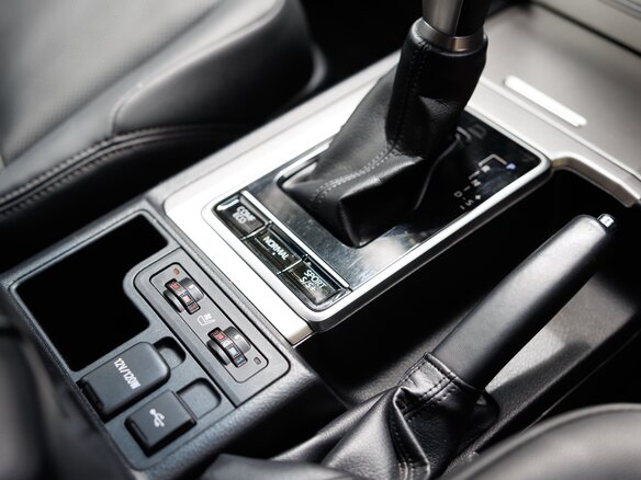 2021 Toyota Land Cruiser Prado 150 Series Рестайлинг 3, синий, 6100000 рублей - вид 19