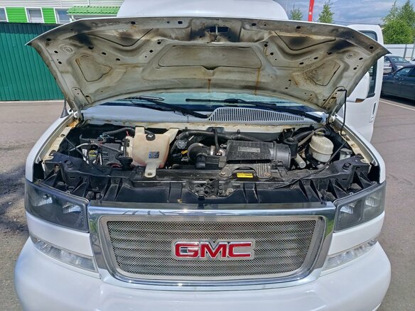 2010 GMC Savana I Рестайлинг, белый, 2990000 рублей - вид 12