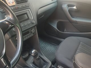 2017 Volkswagen Polo V Рестайлинг, серебристый, 1150000 рублей, вид 4