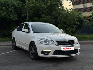 2011 Skoda Octavia II (A5) Рестайлинг, белый, 610000 рублей, вид 2