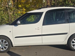 2012 Skoda Roomster I Рестайлинг, белый, 950000 рублей, вид 4