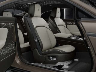 2026 Rolls-Royce Spectre Black Badge I (Series I), коричневый, 70000000 рублей, вид 2