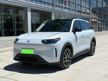 Leapmotor A10