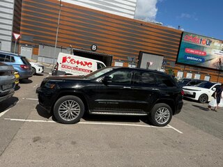 2017 Jeep Grand Cherokee IV (WK2) Рестайлинг, чёрный, 3550000 рублей, вид 3
