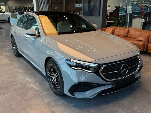 2026 Mercedes-Benz E-Класс 300 VI (W214, S214), серый, 9840000 рублей - вид 1