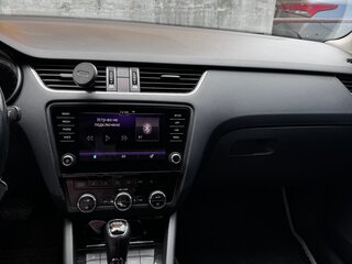 2017 Skoda Octavia III (A7) Рестайлинг, белый, 1800000 рублей, вид 4