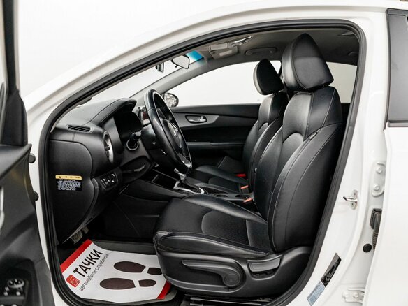 2020 Kia K3 II, белый - вид 3