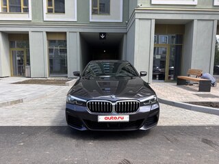 2021 BMW 5 серии 530d xDrive VII (G30/G31/G38) Рестайлинг, серый, 6800000 рублей, вид 3