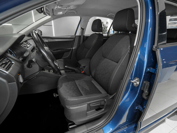 2018 Skoda Octavia III (A7) Рестайлинг, синий - вид 8