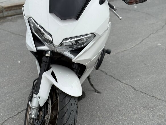 2016 Honda VFR 800, белый, 820000 рублей - вид 2