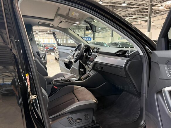 2022 Audi Q3 35 TFSI II (F3), чёрный - вид 9