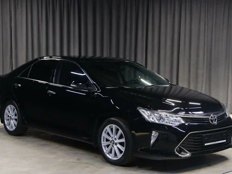 2016 Toyota Camry VII (XV50) Рестайлинг, чёрный, 1749000 рублей, вид 3
