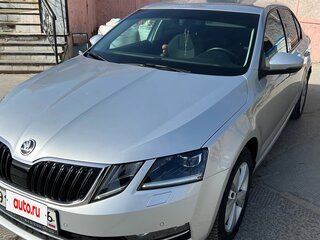 2017 Skoda Octavia III (A7) Рестайлинг, серебристый, 2050000 рублей, вид 3