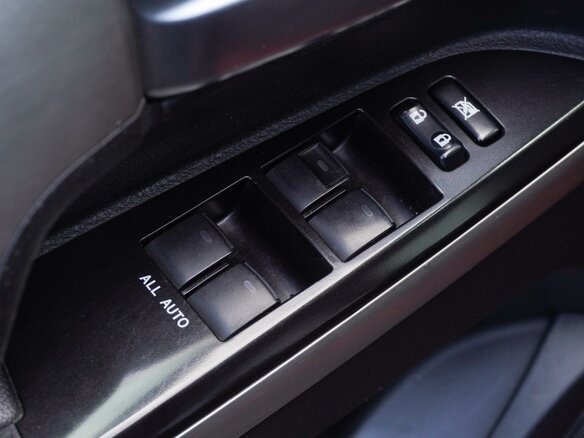 2015 Toyota Land Cruiser 200 Series Рестайлинг 2, чёрный, 5033000 рублей - вид 26