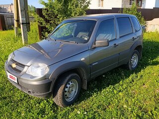 2018 Chevrolet Niva I Рестайлинг, серый, 590000 рублей, вид 3