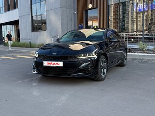 2021 Kia K5 III, чёрный, 2340000 рублей, вид 4