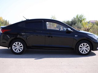 2018 Hyundai Solaris II, чёрный, 1447960 рублей, вид 4