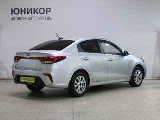 2018 Kia Rio IV, серебристый, 1159000 рублей, вид 2