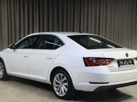 2017 Skoda Superb III, белый, 1569000 рублей, вид 4