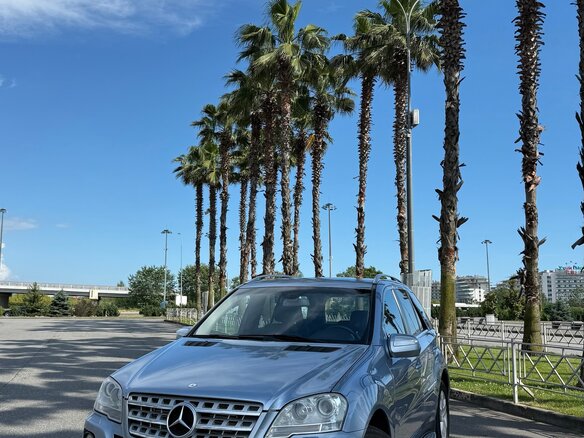 2009 Mercedes-Benz M-Класс 320 II (W164) Рестайлинг, голубой, 1700000 рублей