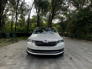 2020 Skoda Octavia III (A7) Рестайлинг, белый, 1459099 рублей, вид 2
