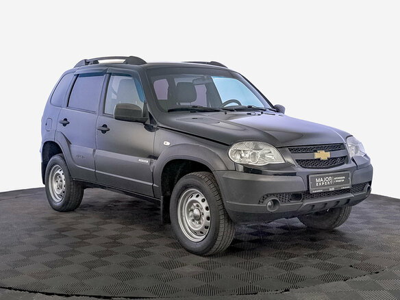 2018 Chevrolet Niva I Рестайлинг, чёрный, 700000 рублей - вид 2