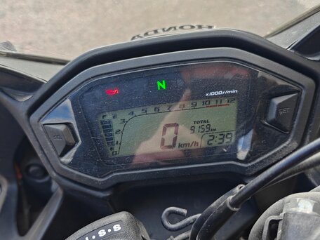 2013 Honda CBR 400R, чёрный, 555555 рублей, вид 4