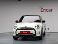 2022 Mini Hatch Cooper III (F55/F56) Рестайлинг 2, белый, 1810000 рублей - вид 1