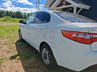 2013 Kia Rio 4-speed III, белый, 899999 рублей, вид 3