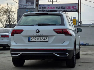 2021 Volkswagen Tiguan II Рестайлинг, белый, 2295000 рублей, вид 2