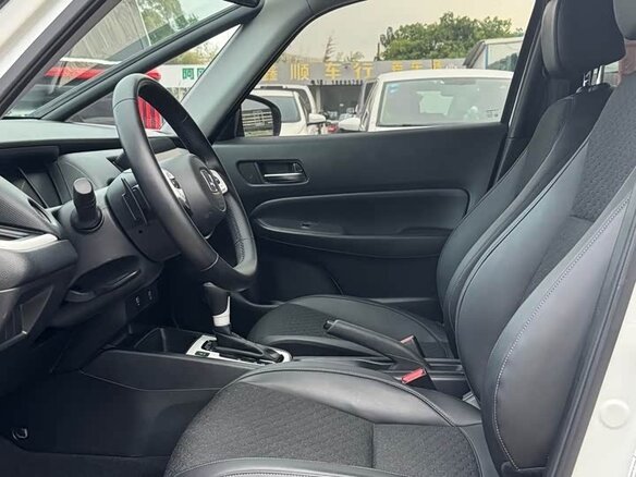 2021 Honda Fit Crosstar IV, белый - вид 6