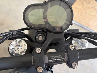 2023 Benelli Leoncino 500 Trail, серый, 500000 рублей, вид 5