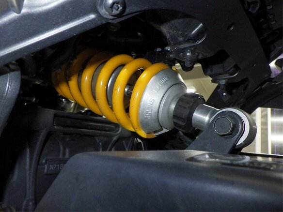 2023 Yamaha MT-09 (FZ-09), серебристый - вид 9