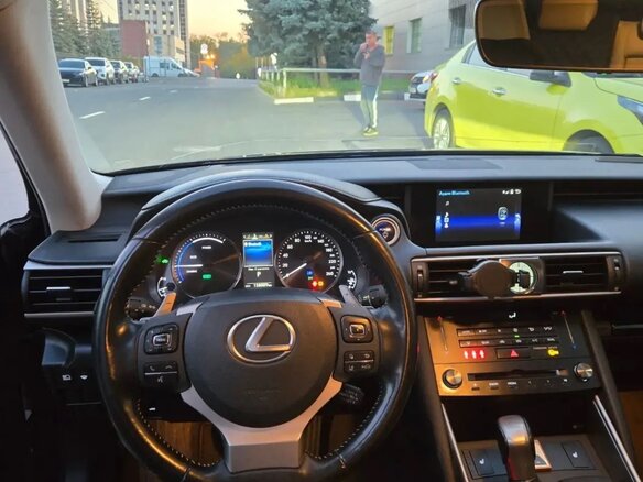 2018 Lexus IS 300h III Рестайлинг, синий, 2680000 рублей - вид 6