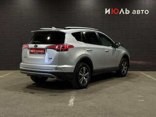 2018 Toyota RAV4 IV (XA40) Рестайлинг, серебристый, 2680000 рублей, вид 5