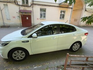 2015 Kia Rio III Рестайлинг, белый, 790000 рублей, вид 2