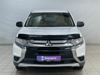 2017 Mitsubishi Outlander III Рестайлинг 2, белый, 1479000 рублей, вид 3