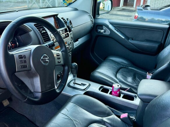 2005 Nissan Pathfinder III, чёрный - вид 12