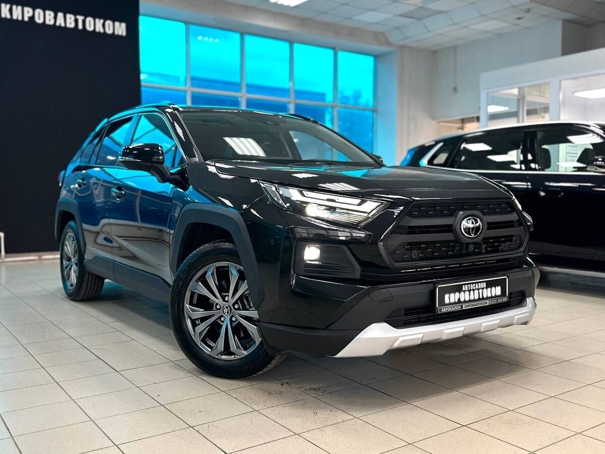 Открыть фотографии: Toyota RAV4 V (XA50)