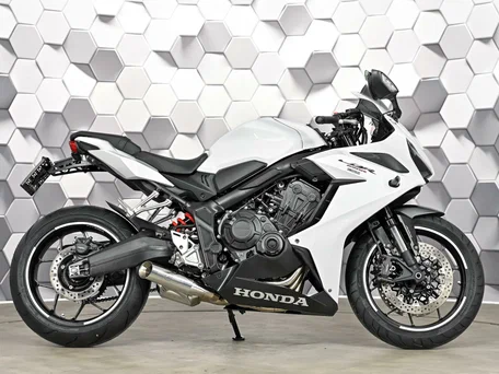 2023 Honda CBR 650R, белый, 939000 рублей, вид 3