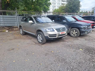 2005 Volkswagen Touareg I, бежевый, 490000 рублей, вид 1