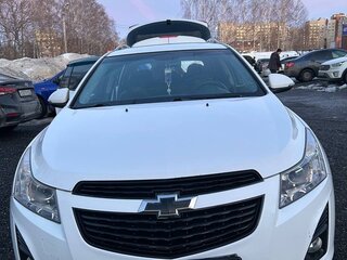 2014 Chevrolet Cruze I Рестайлинг, белый, 680000 рублей, вид 3