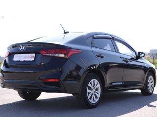 2018 Hyundai Solaris II, чёрный, 1447960 рублей, вид 5