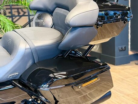 2026 Harley-Davidson Road Glide Limited, чёрный, 4950000 рублей, вид 3