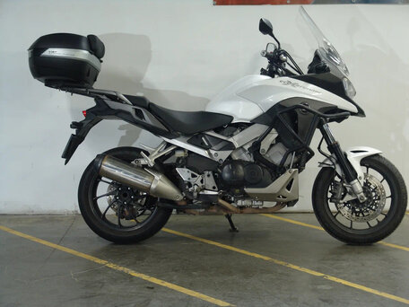 2015 Honda VFR 800X (Crossrunner), белый, 750000 рублей, вид 2