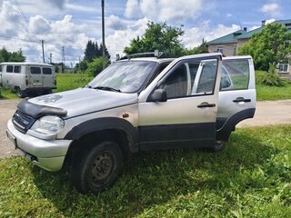 2004 Chevrolet Niva I, серебристый, 275000 рублей, вид 4